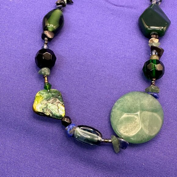 Unica Green Jadeite & Shell & Glass Necklace - Picture 9 of 13
